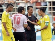 Bóng đá anh, ngoại hạng anh, lịch thi đấu euro 2012, Trọng tài, cầu thủ ở V-League đều là "hàng dễ vỡ"